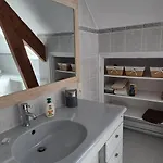 Maison De Charme à Avec Vue Sur La Mer.