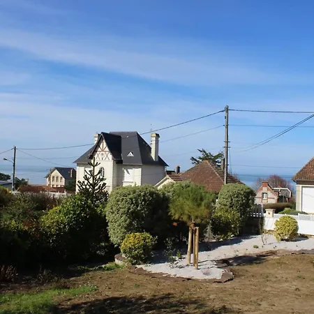 Maison De Charme A Avec Vue Sur La Mer. *
