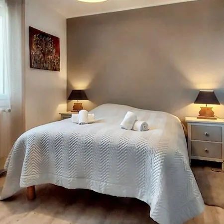 Holiday home Maison De Charme A Avec Vue Sur La Mer. Grandcamp-Maisy