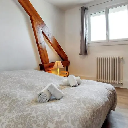Maison De Charme A Avec Vue Sur La Mer. *