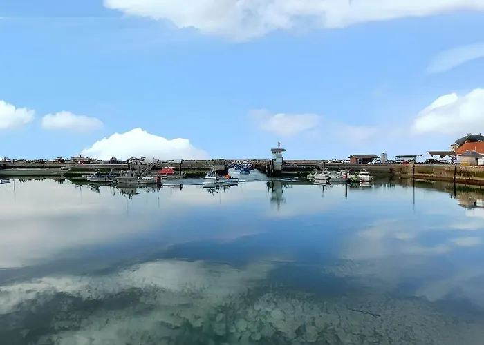 Maison De Charme A Avec Vue Sur La Mer. Grandcamp-Maisy