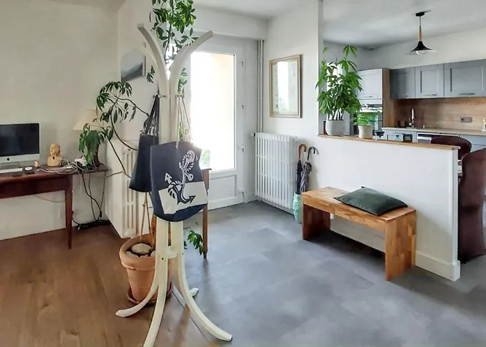 Maison De Charme A Avec Vue Sur La Mer. *