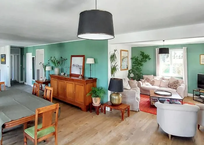 Maison De Charme A Avec Vue Sur La Mer. Ferienhaus