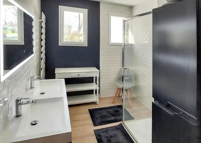 Maison De Charme A Avec Vue Sur La Mer. Grandcamp-Maisy