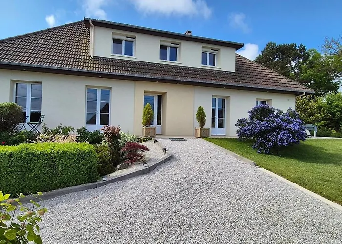 Ferienhaus Maison De Charme A Avec Vue Sur La Mer. Grandcamp-Maisy