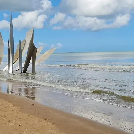 Maison De Charme à Avec Vue Sur La Mer. *