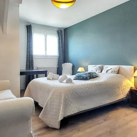 Maison De Charme à Avec Vue Sur La Mer. Casa vacanze