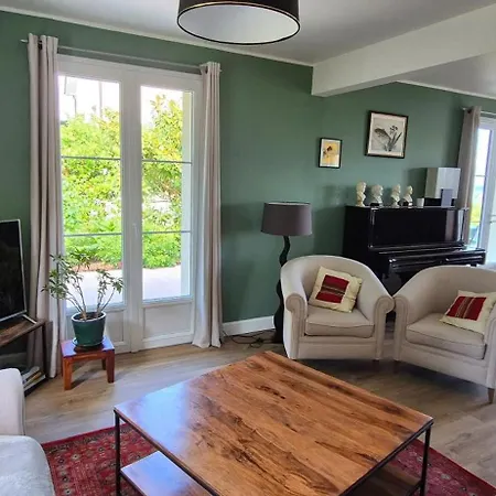 Maison De Charme à Avec Vue Sur La Mer. Casa vacanze