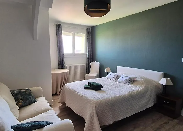 Maison De Charme A Avec Vue Sur La Mer. *